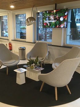 narrowcasting informatieschermen ontvangsthal